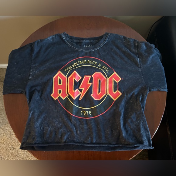 AC/DC crop shirt - Picture 2 of 4